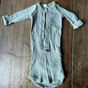 Goumi sleep gown